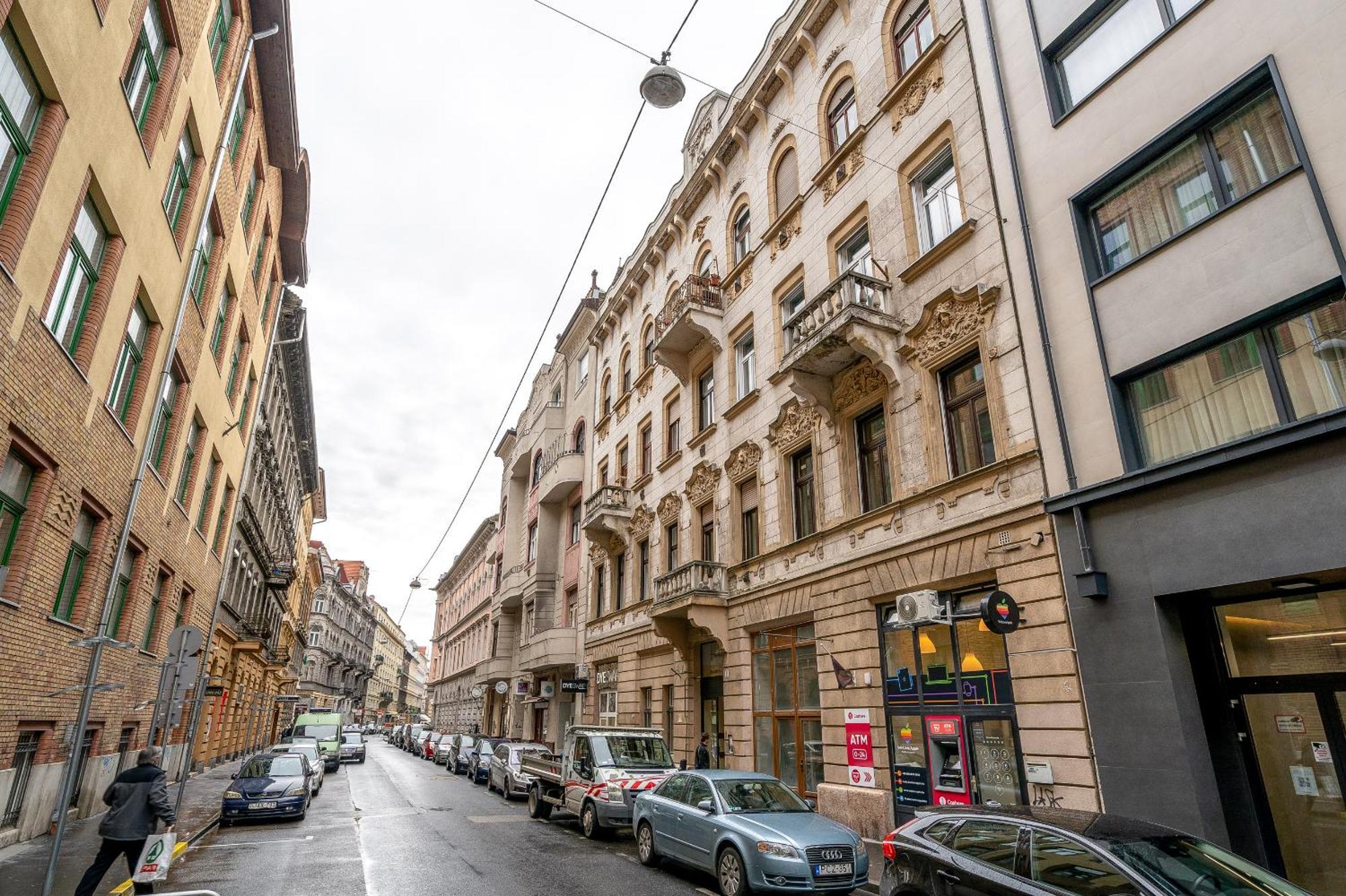 Budapest Magic Blue In Downtown 외부 사진